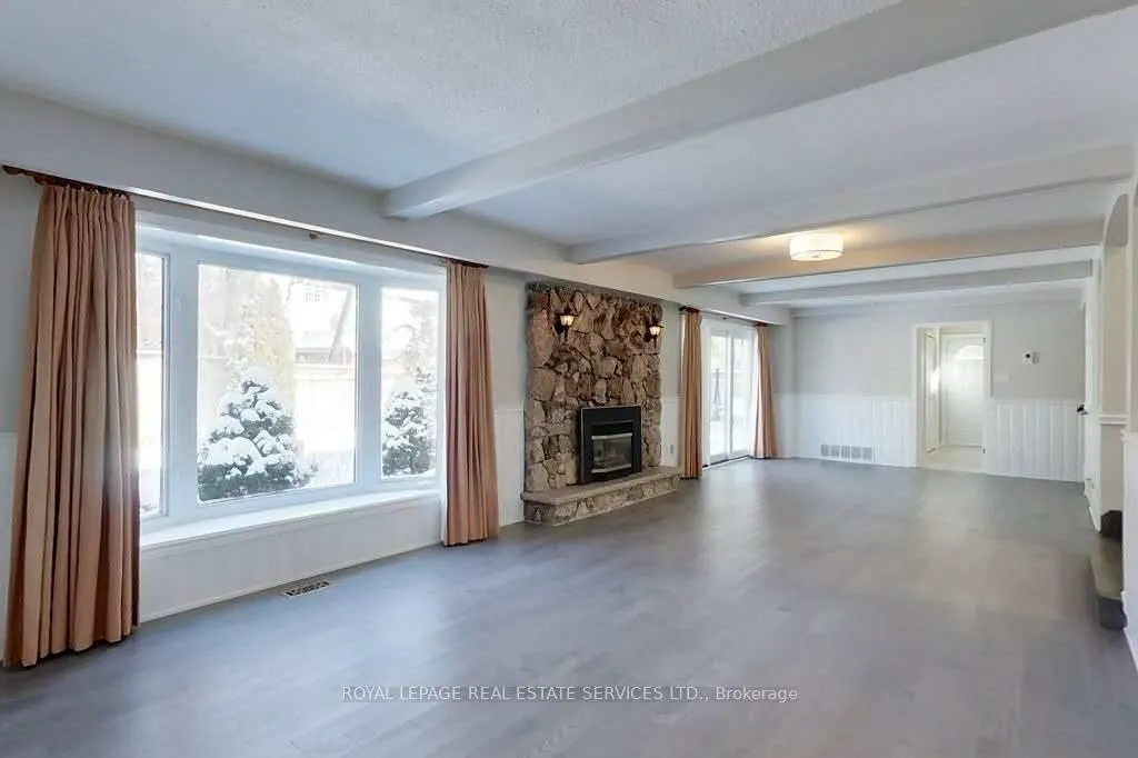 Photo 11 of 141 Castle Crescent, Oakville, Ford — HOMEH