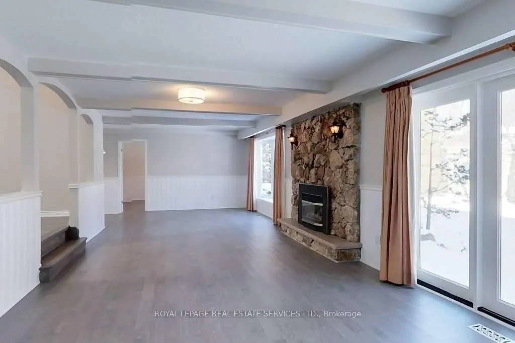 Photo 12 of 141 Castle Crescent, Oakville, Ford — HOMEH