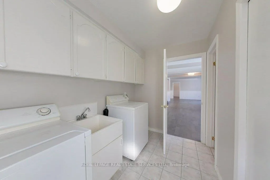 Photo 13 of 141 Castle Crescent, Oakville, Ford — HOMEH