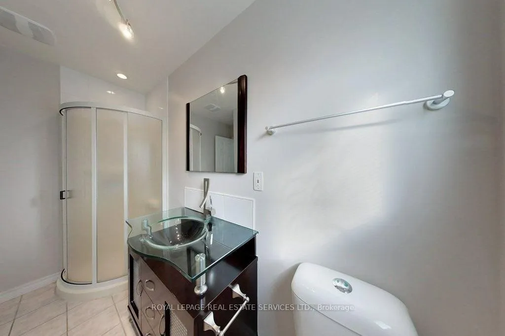 Photo 15 of 141 Castle Crescent, Oakville, Ford — HOMEH