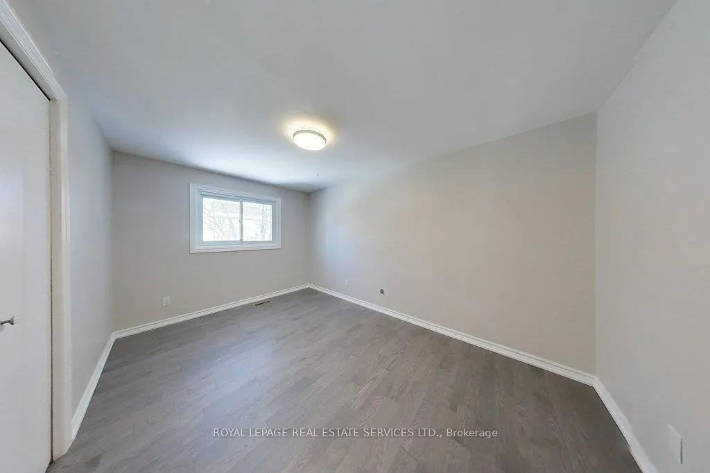 Photo 19 of 141 Castle Crescent, Oakville, Ford — HOMEH
