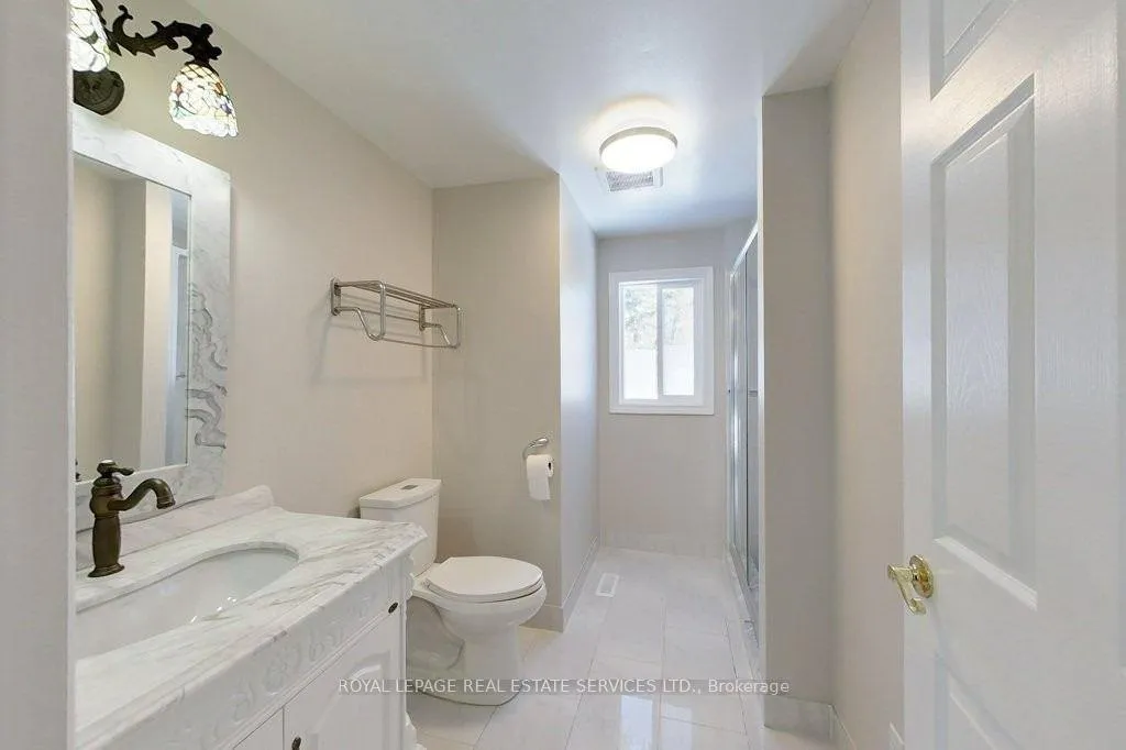 Photo 20 of 141 Castle Crescent, Oakville, Ford — HOMEH