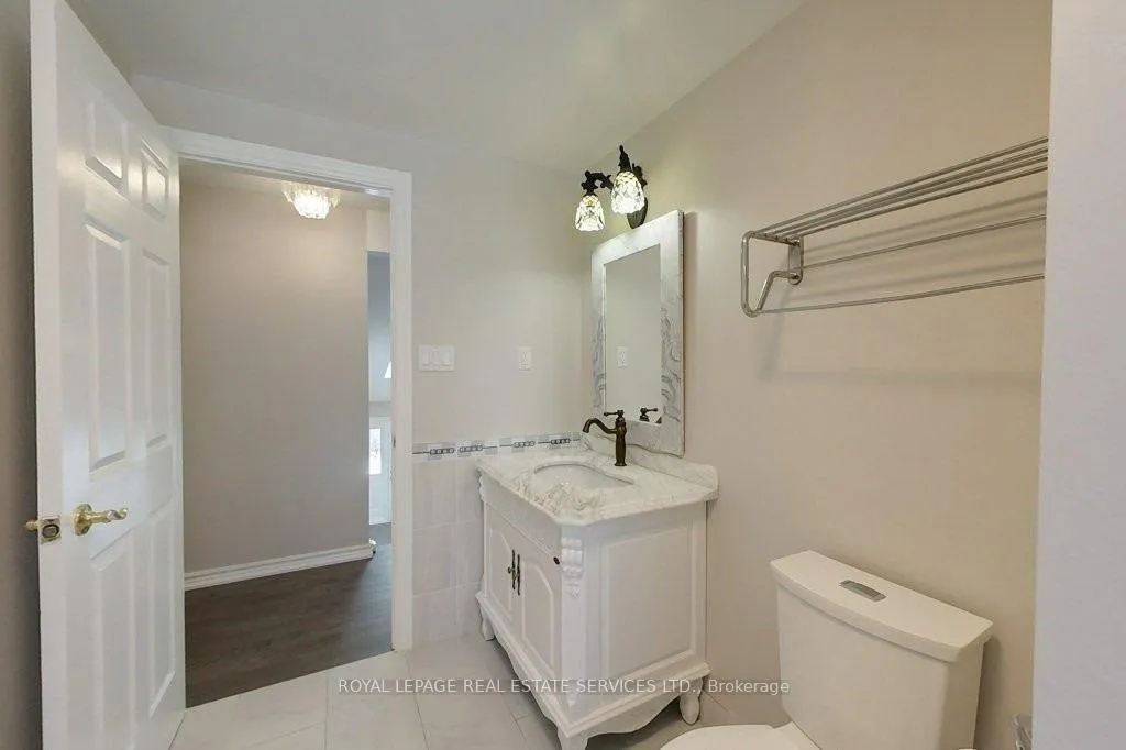 Photo 22 of 141 Castle Crescent, Oakville, Ford — HOMEH