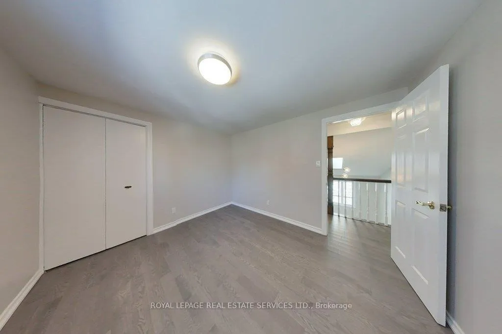 Photo 23 of 141 Castle Crescent, Oakville, Ford — HOMEH