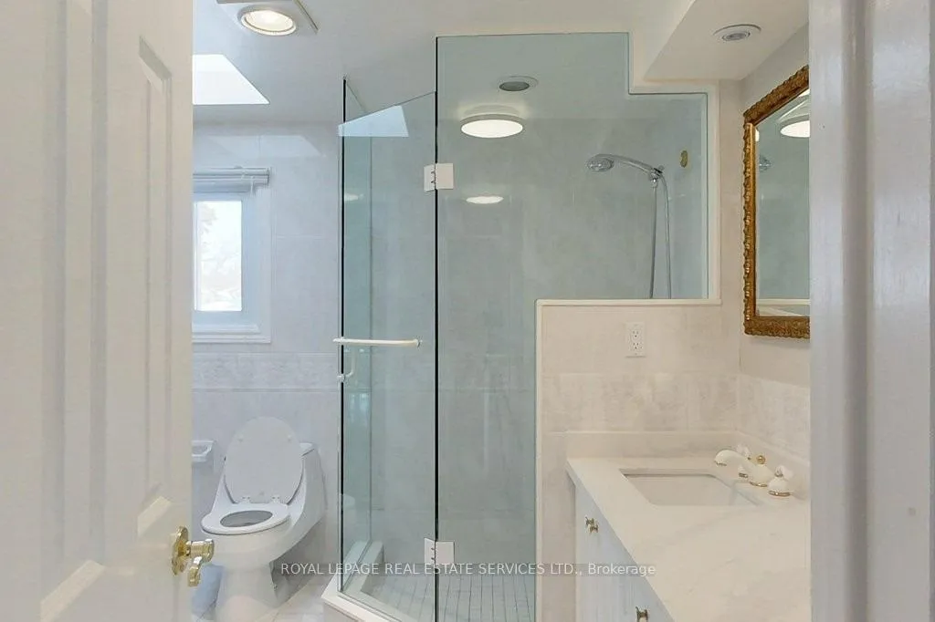 Photo 25 of 141 Castle Crescent, Oakville, Ford — HOMEH