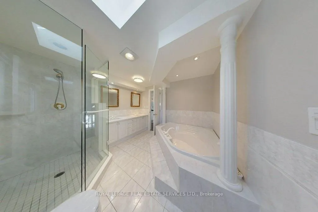 Photo 28 of 141 Castle Crescent, Oakville, Ford — HOMEH