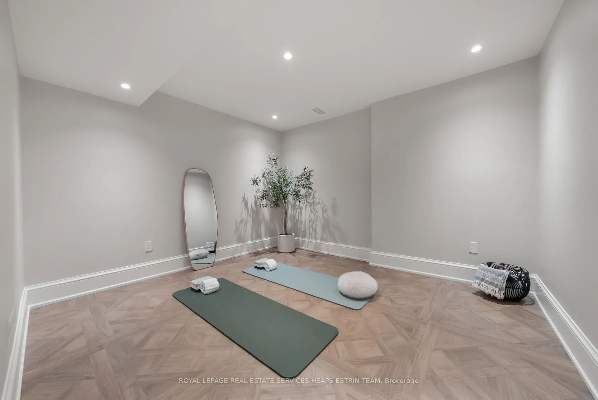 Photo 30 of 16 Tranby Avenue, Toronto, The Annex — HOMEH