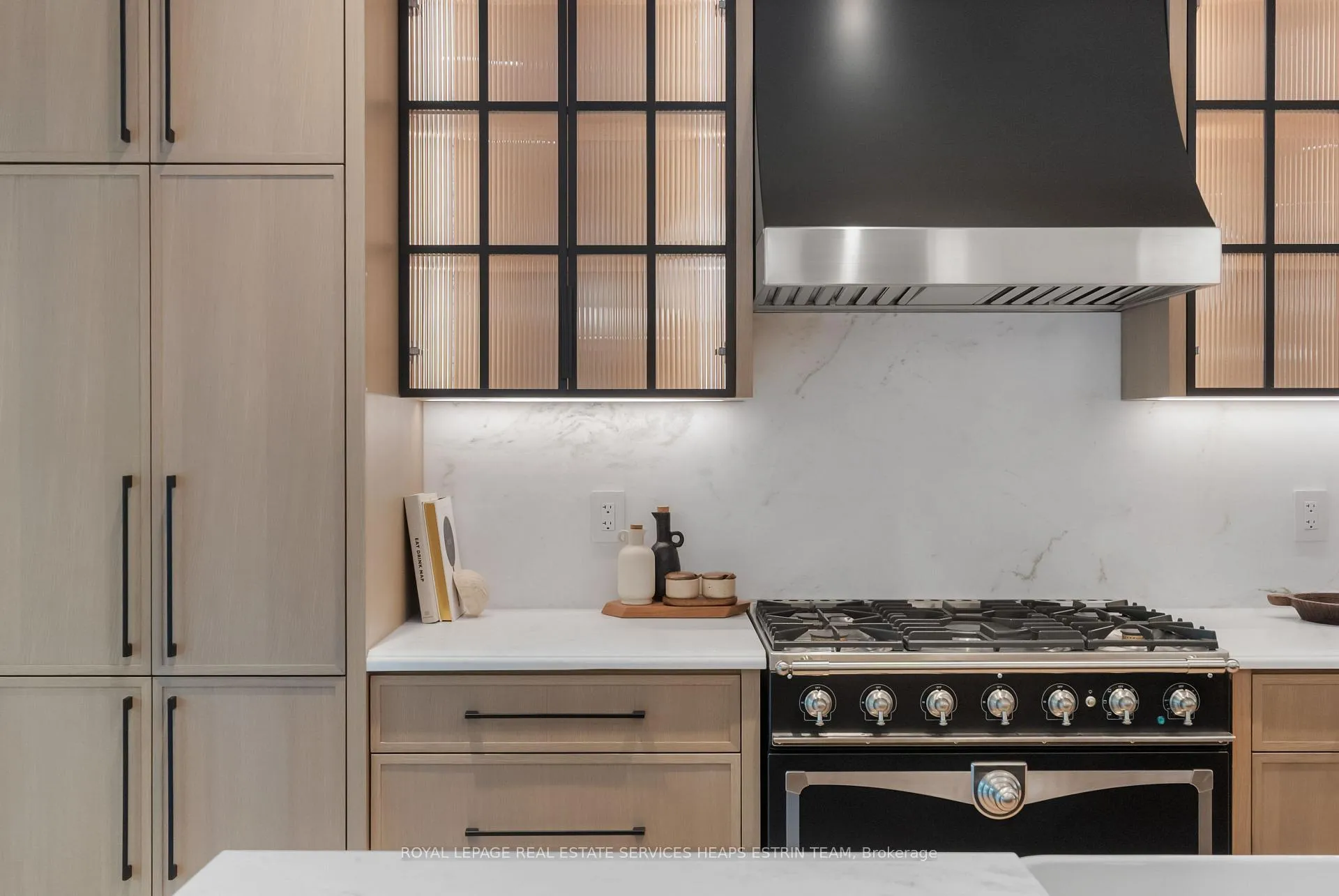 Photo 32 of 16 Tranby Avenue, Toronto, The Annex — HOMEH