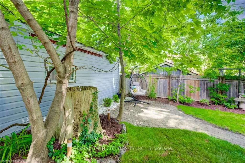 Photo 32 of 90 Brock Street, Kitchener, Victoria Park — HOMEH