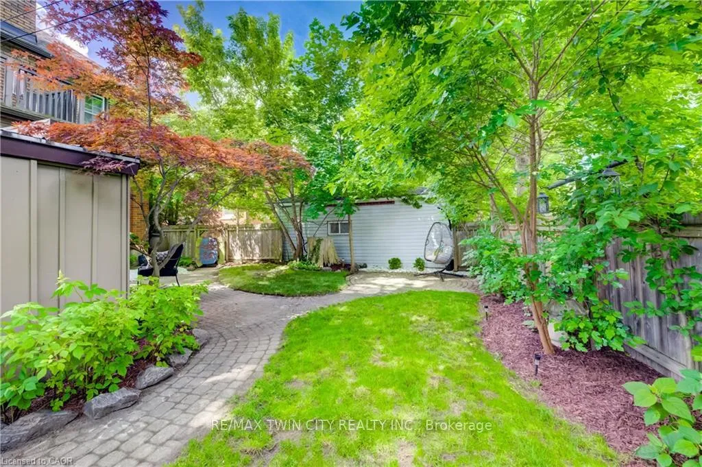 Photo 39 of 90 Brock Street, Kitchener, Victoria Park — HOMEH