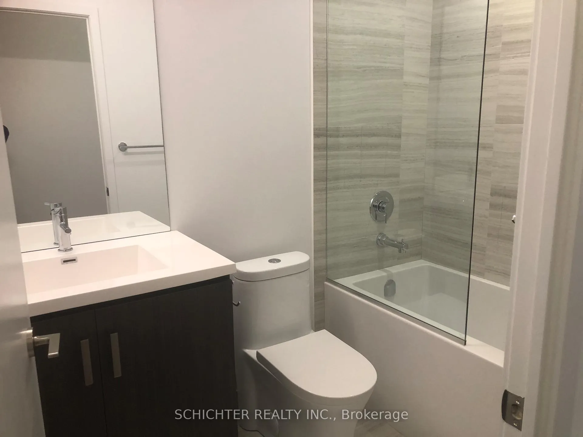 Photo 6 of Unit 521, 38 Honeycrisp Crescent, Vaughan, Vaughan Corporate Centre — HOMEH