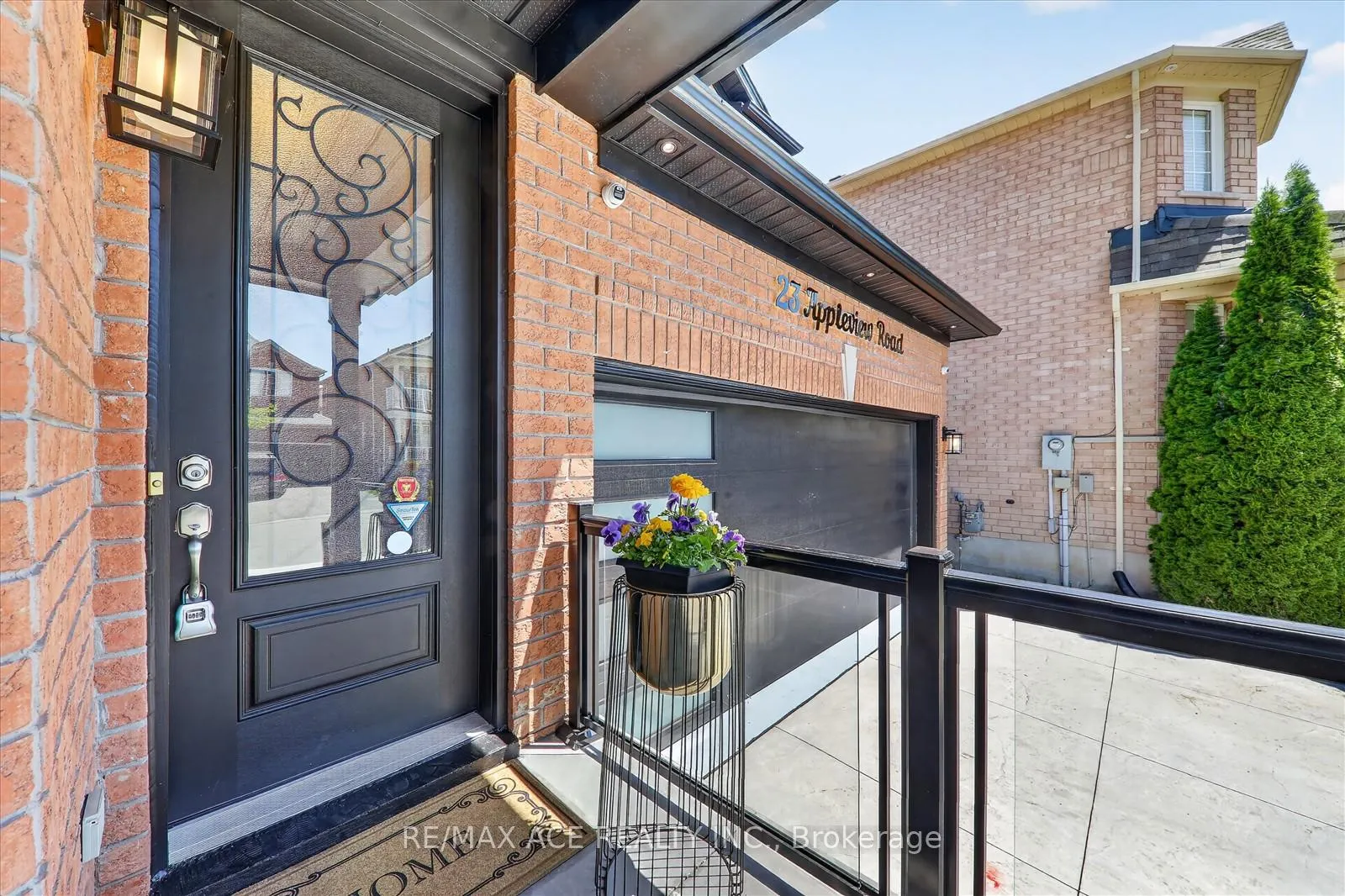 Photo 4 of 23 Appleview Road, Markham, Greensborough — HOMEH