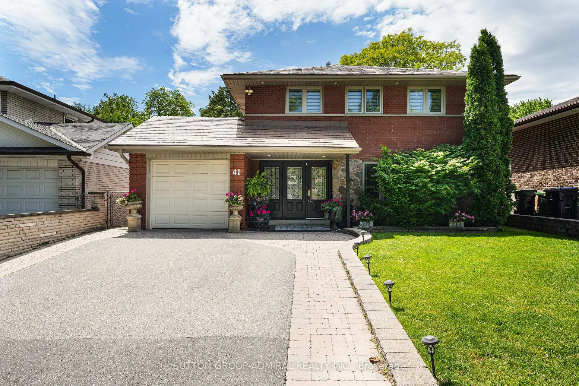 Photo 1 of 41 Hamptonbrook Drive, Etobicoke, Willowridge-Martingrove-Richview — HOMEH