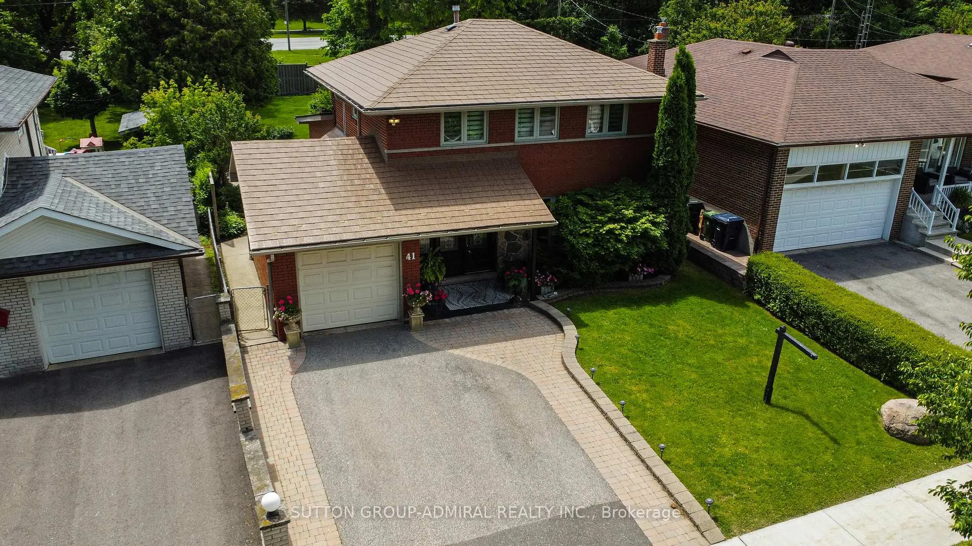 Photo 2 of 41 Hamptonbrook Drive, Etobicoke, Willowridge-Martingrove-Richview — HOMEH