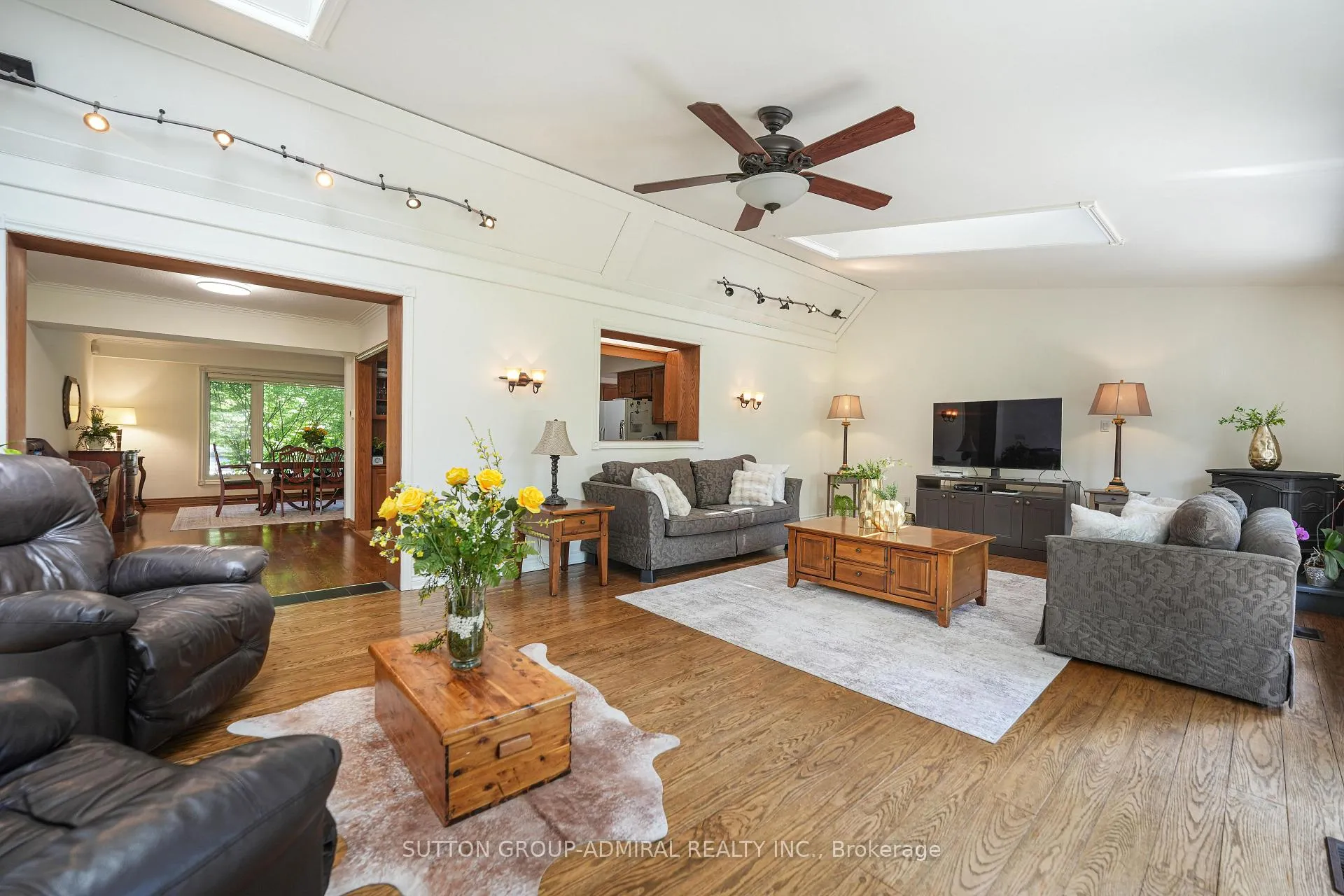 Photo 10 of 41 Hamptonbrook Drive, Etobicoke, Willowridge-Martingrove-Richview — HOMEH