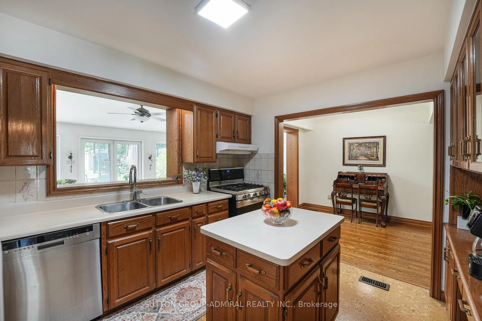 Photo 15 of 41 Hamptonbrook Drive, Etobicoke, Willowridge-Martingrove-Richview — HOMEH