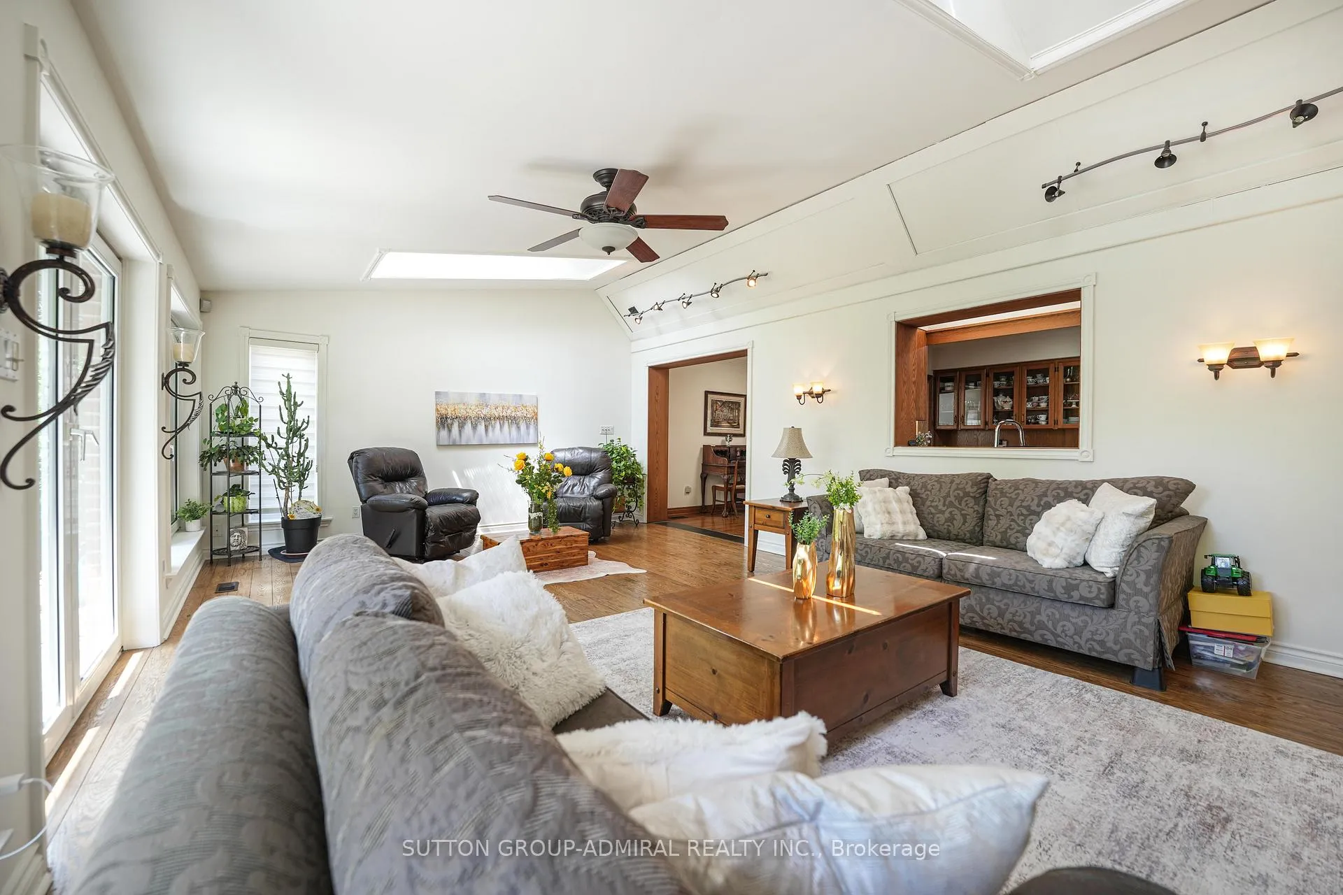 Photo 16 of 41 Hamptonbrook Drive, Etobicoke, Willowridge-Martingrove-Richview — HOMEH