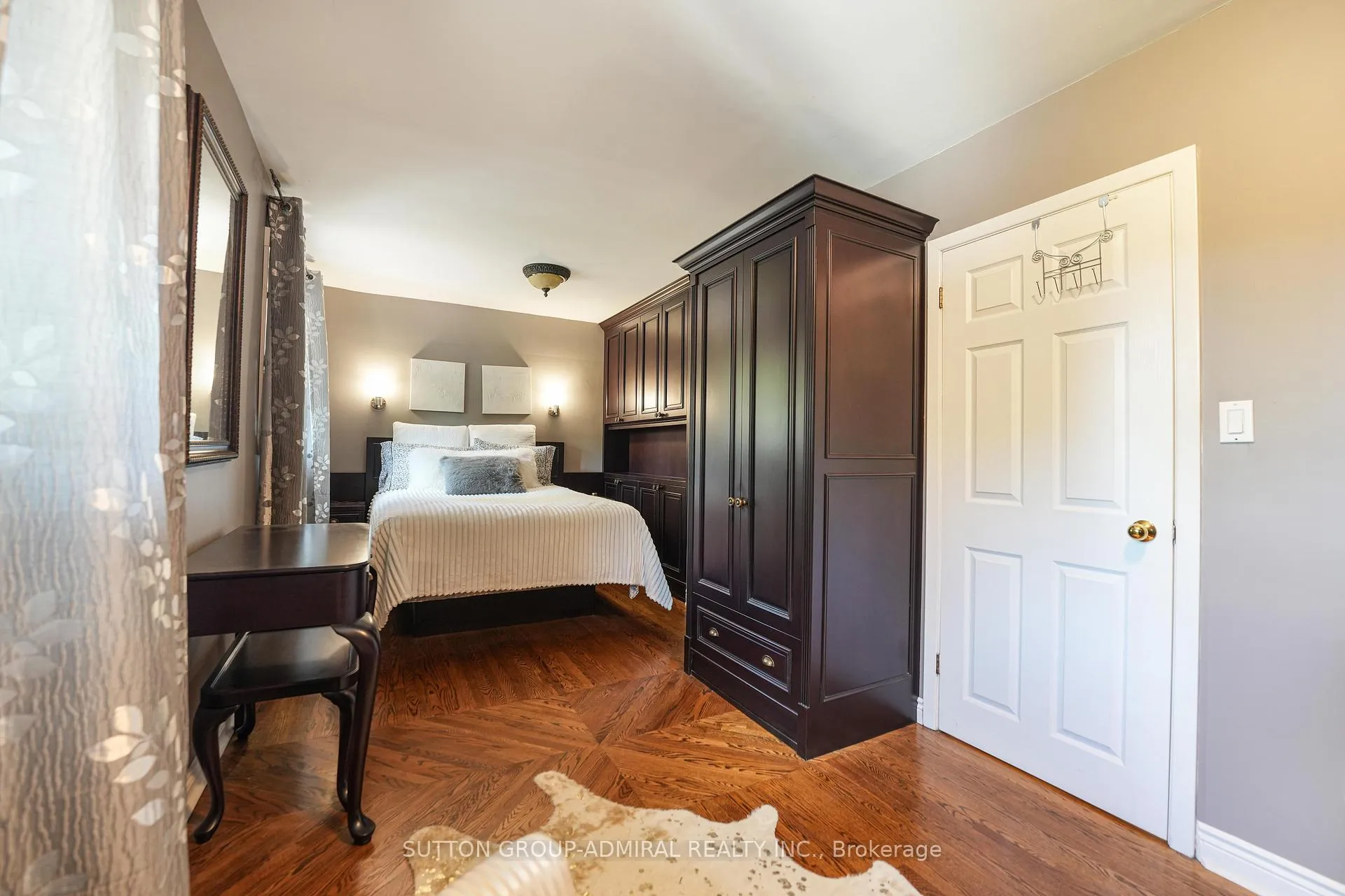 Photo 22 of 41 Hamptonbrook Drive, Etobicoke, Willowridge-Martingrove-Richview — HOMEH