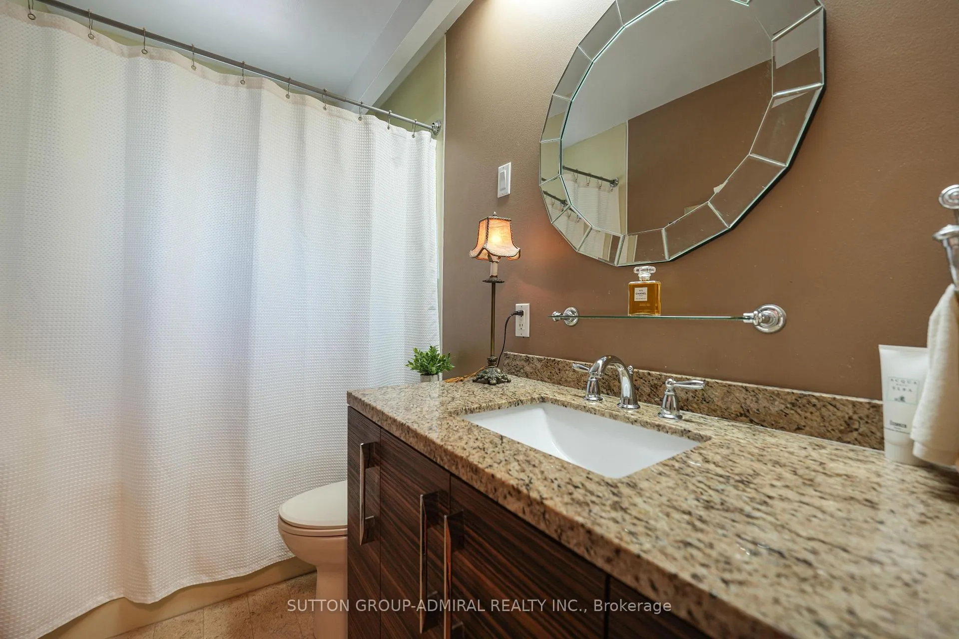 Photo 31 of 41 Hamptonbrook Drive, Etobicoke, Willowridge-Martingrove-Richview — HOMEH