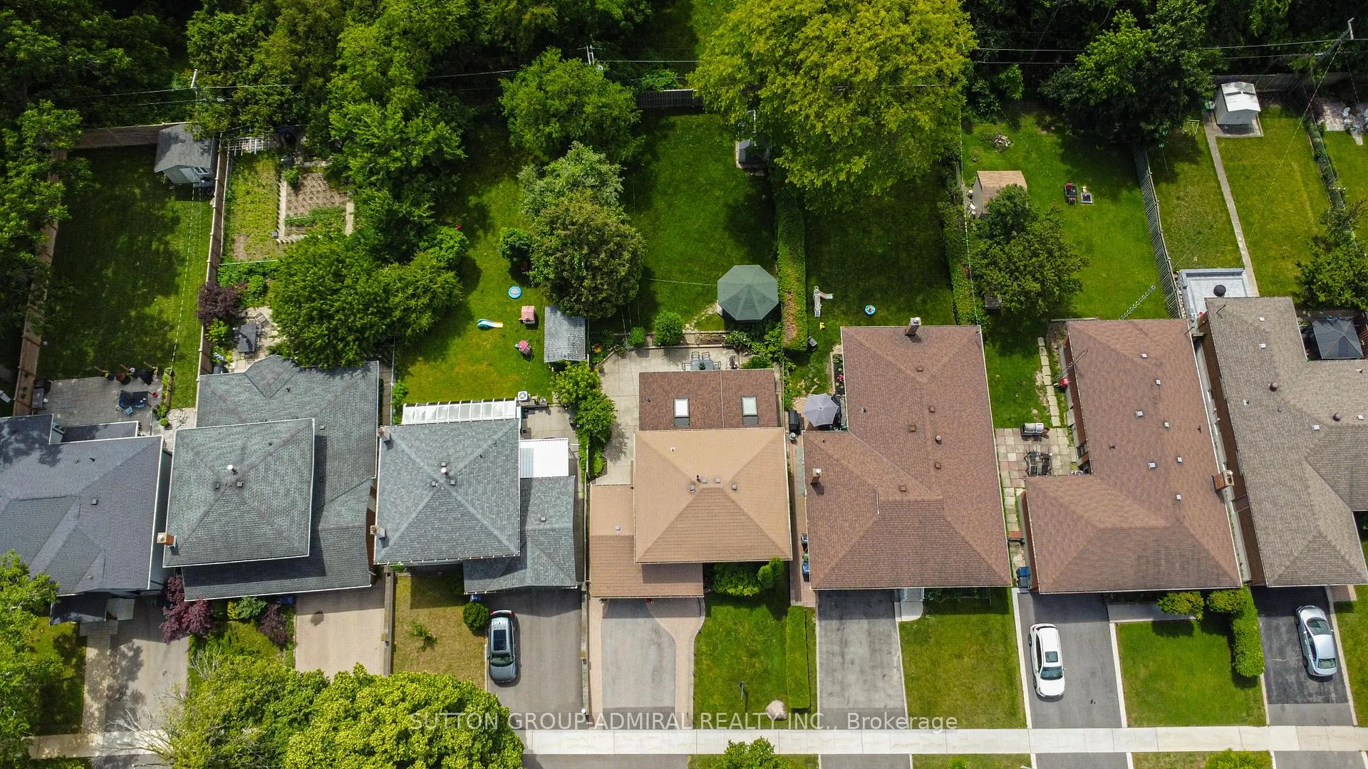 Photo 37 of 41 Hamptonbrook Drive, Etobicoke, Willowridge-Martingrove-Richview — HOMEH