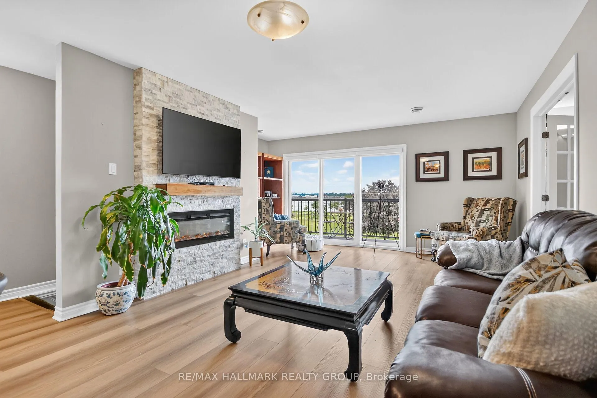 Photo 5 of Unit 7, 410 King Street E, Prescott, Prescott — HOMEH