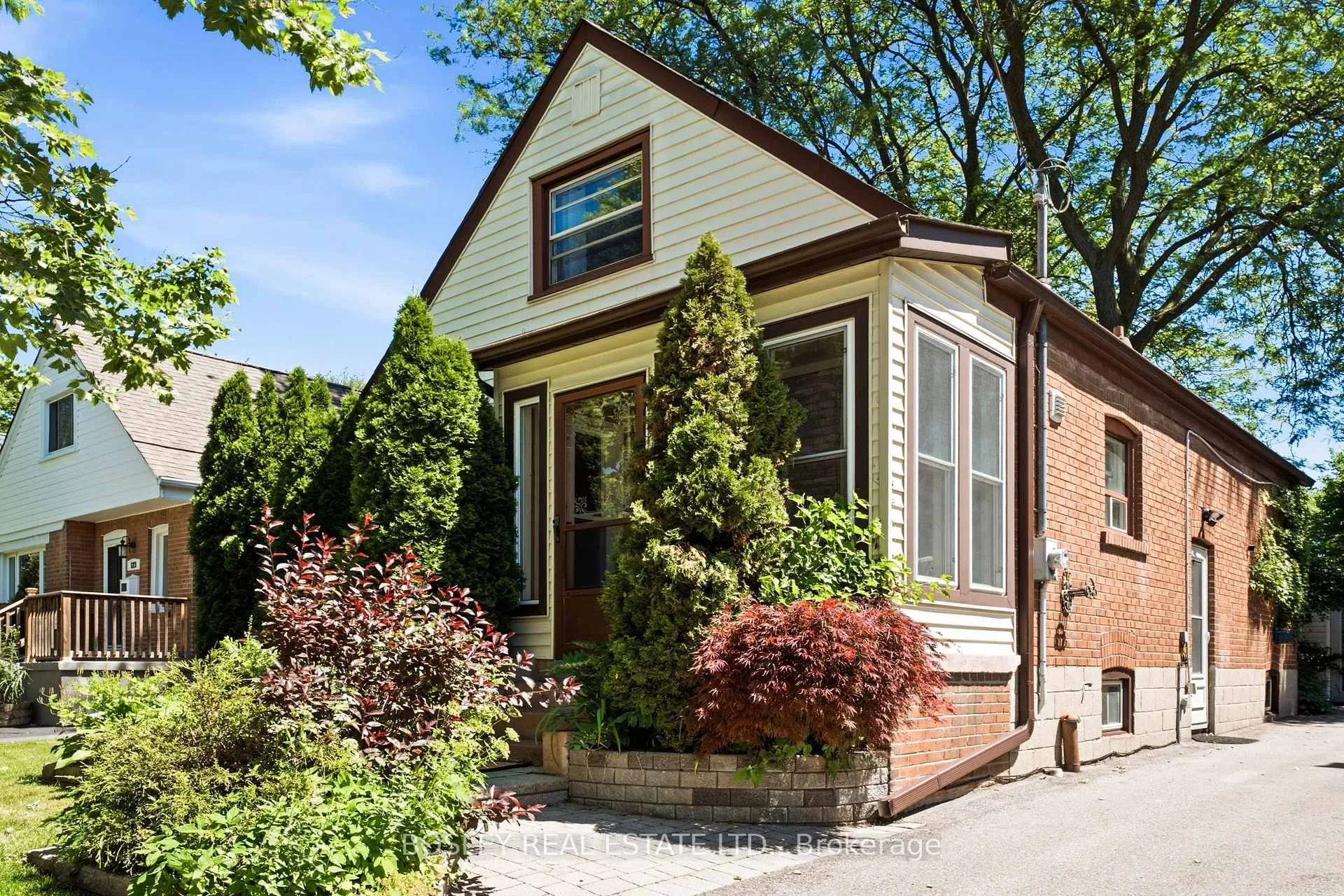 Photo 1 of 121 Presley Avenue, Scarborough, Clairlea-Birchmount — HOMEH