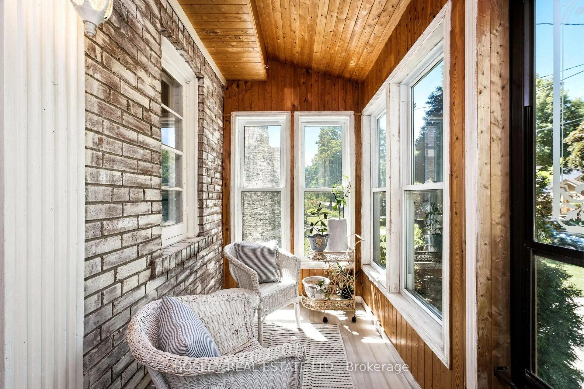Photo 2 of 121 Presley Avenue, Scarborough, Clairlea-Birchmount — HOMEH