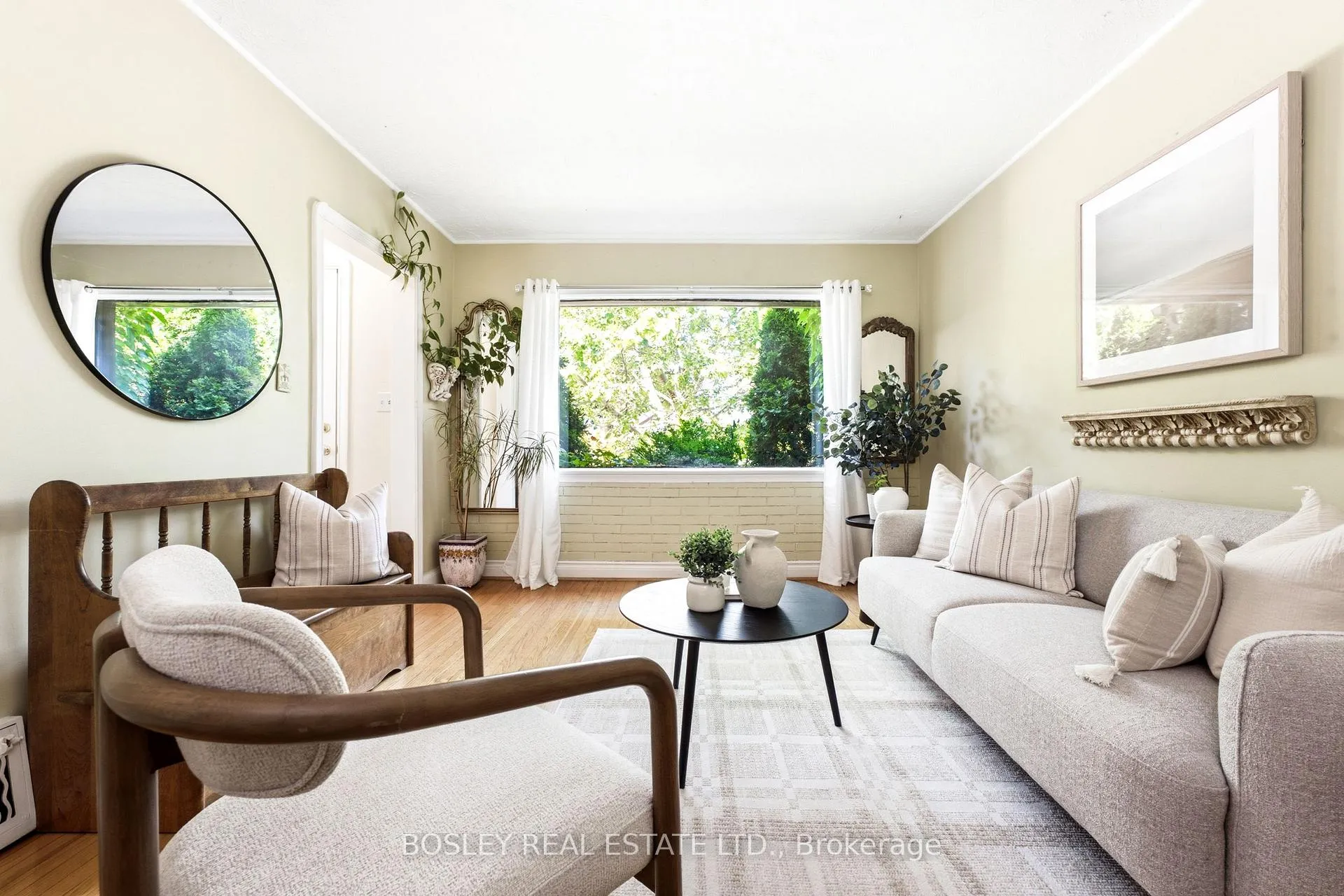 Photo 5 of 121 Presley Avenue, Scarborough, Clairlea-Birchmount — HOMEH