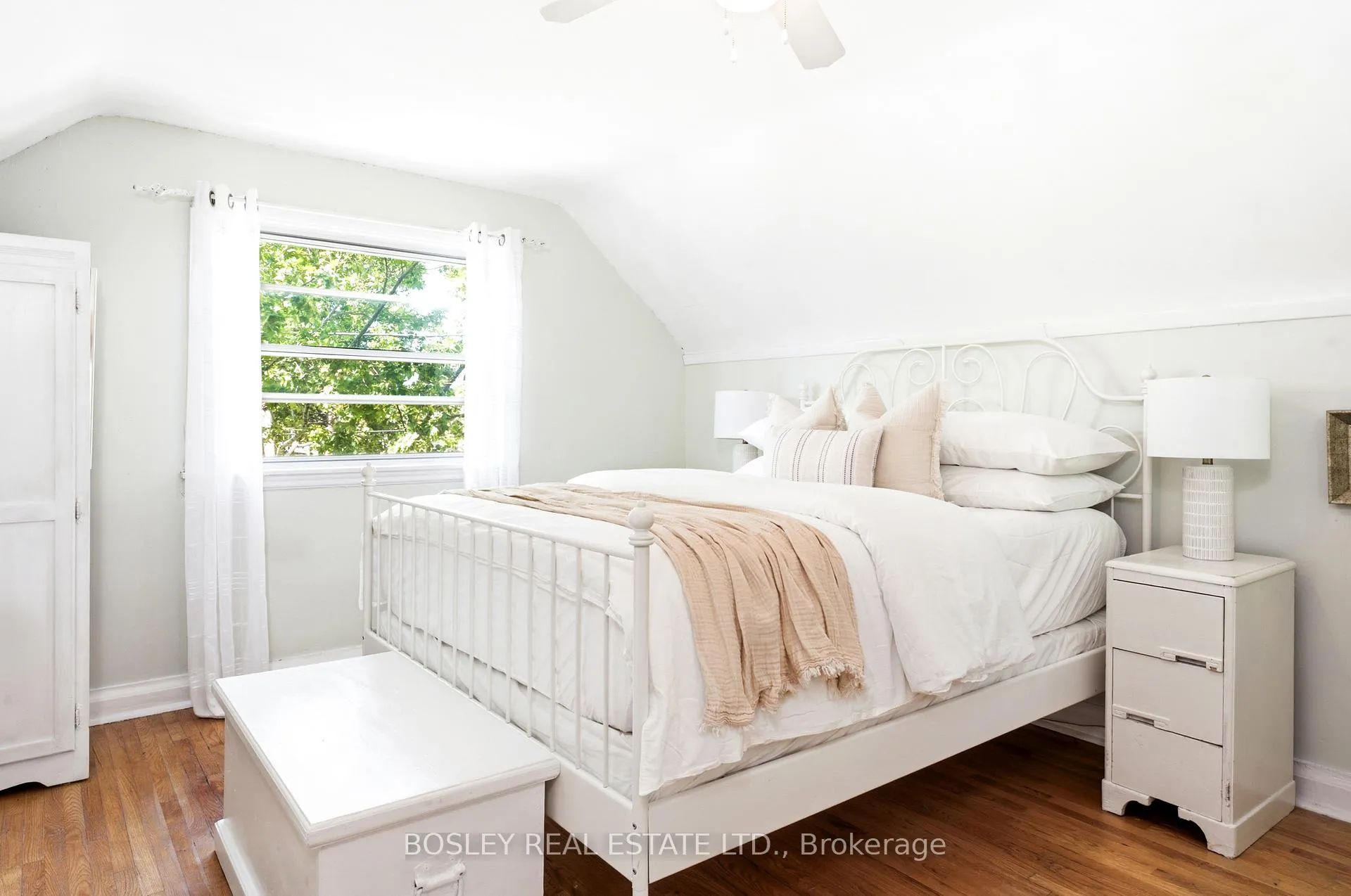 Photo 16 of 121 Presley Avenue, Scarborough, Clairlea-Birchmount — HOMEH