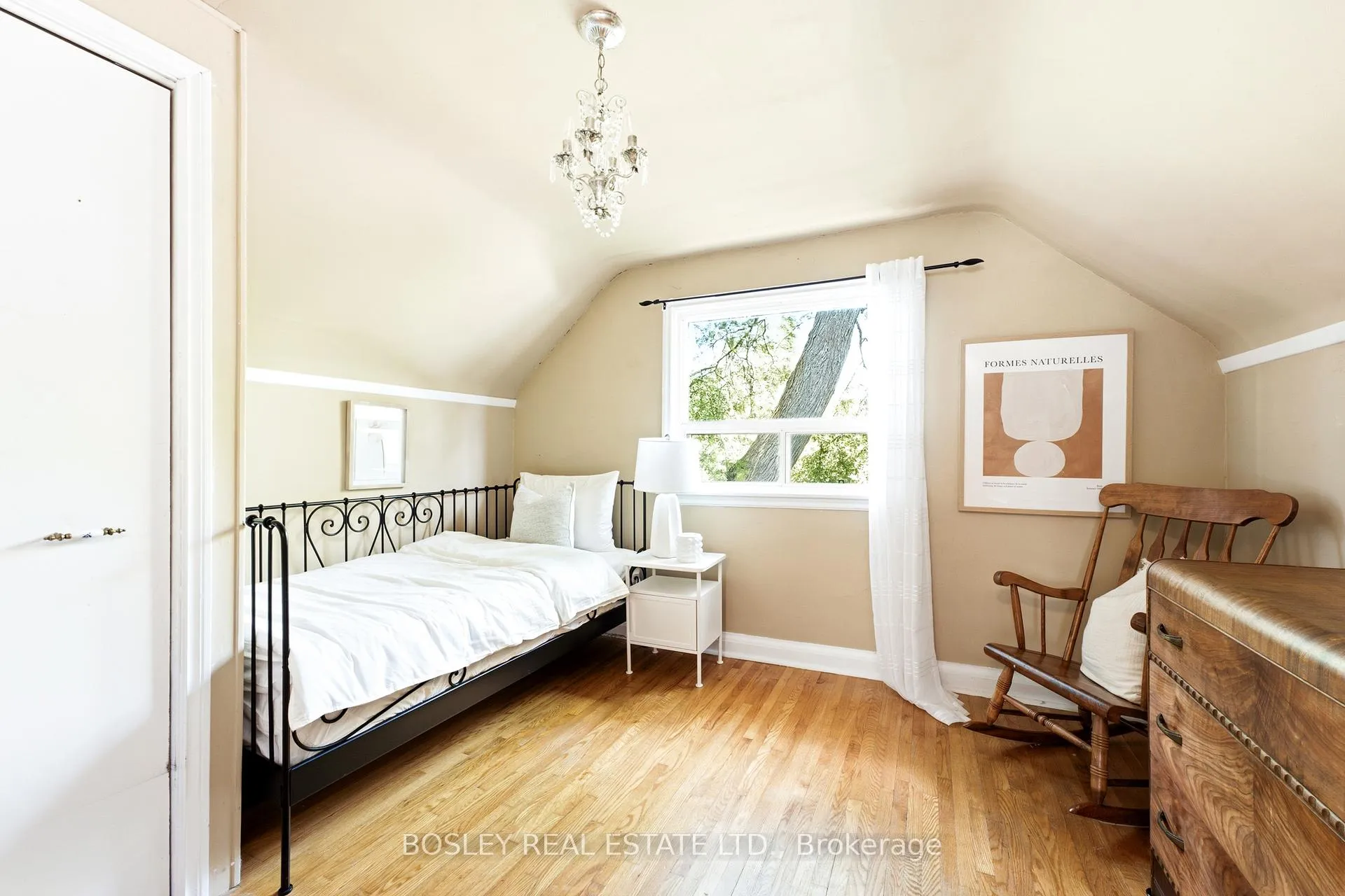 Photo 18 of 121 Presley Avenue, Scarborough, Clairlea-Birchmount — HOMEH