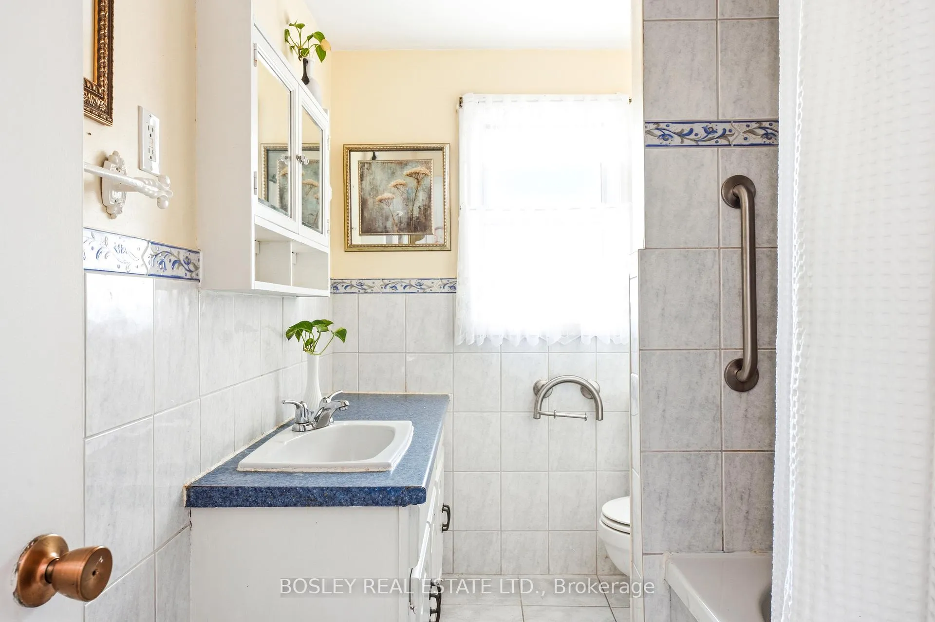 Photo 20 of 121 Presley Avenue, Scarborough, Clairlea-Birchmount — HOMEH