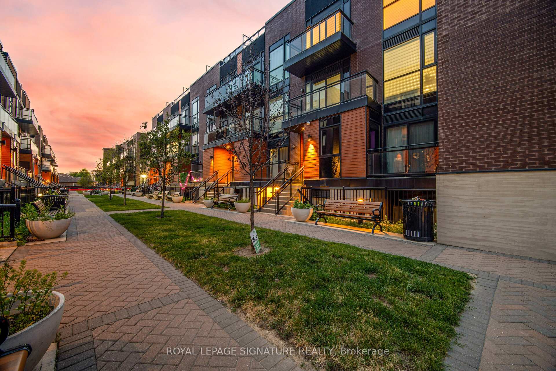 Photo 5 of Unit D-603, 5289 Highway 7, Vaughan, Vaughan Grove — HOMEH