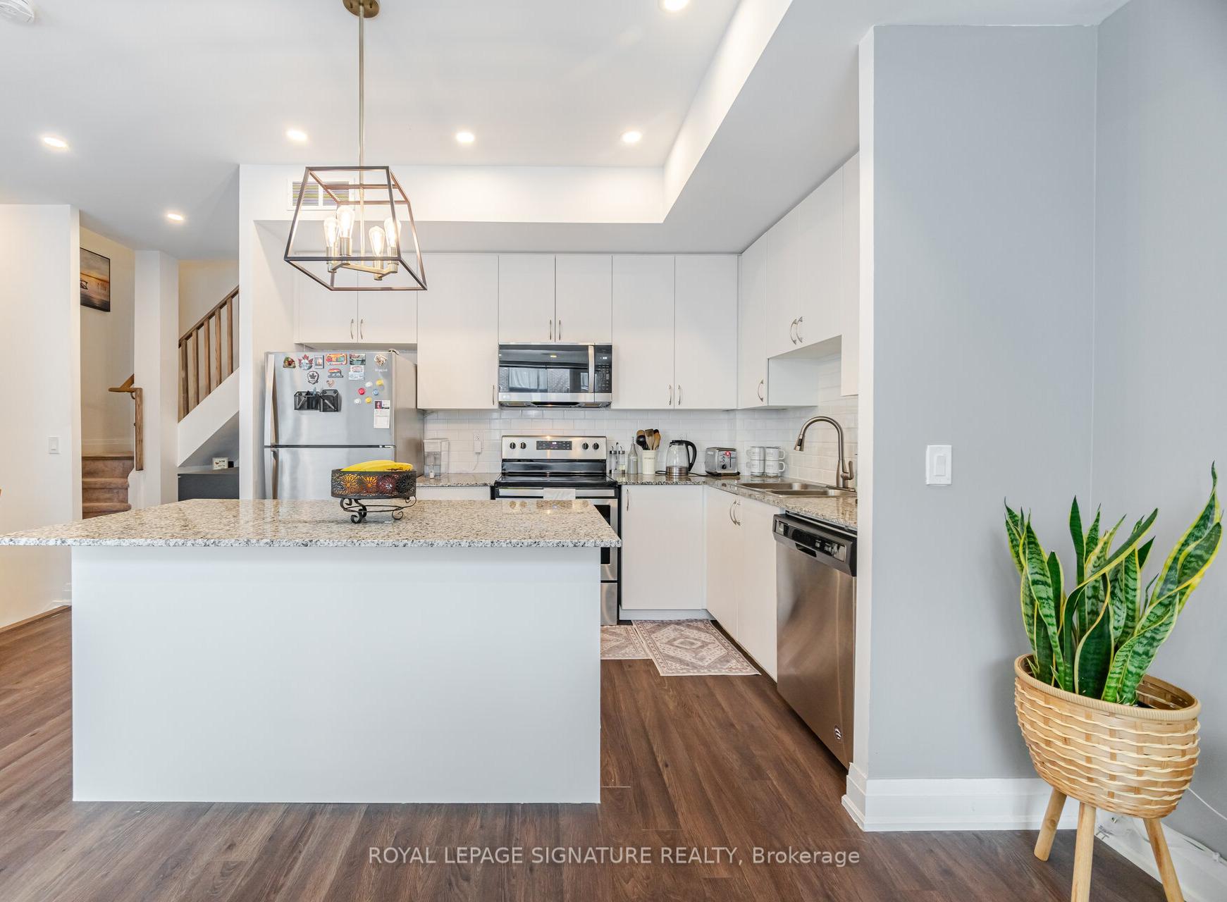 Photo 12 of Unit D-603, 5289 Highway 7, Vaughan, Vaughan Grove — HOMEH