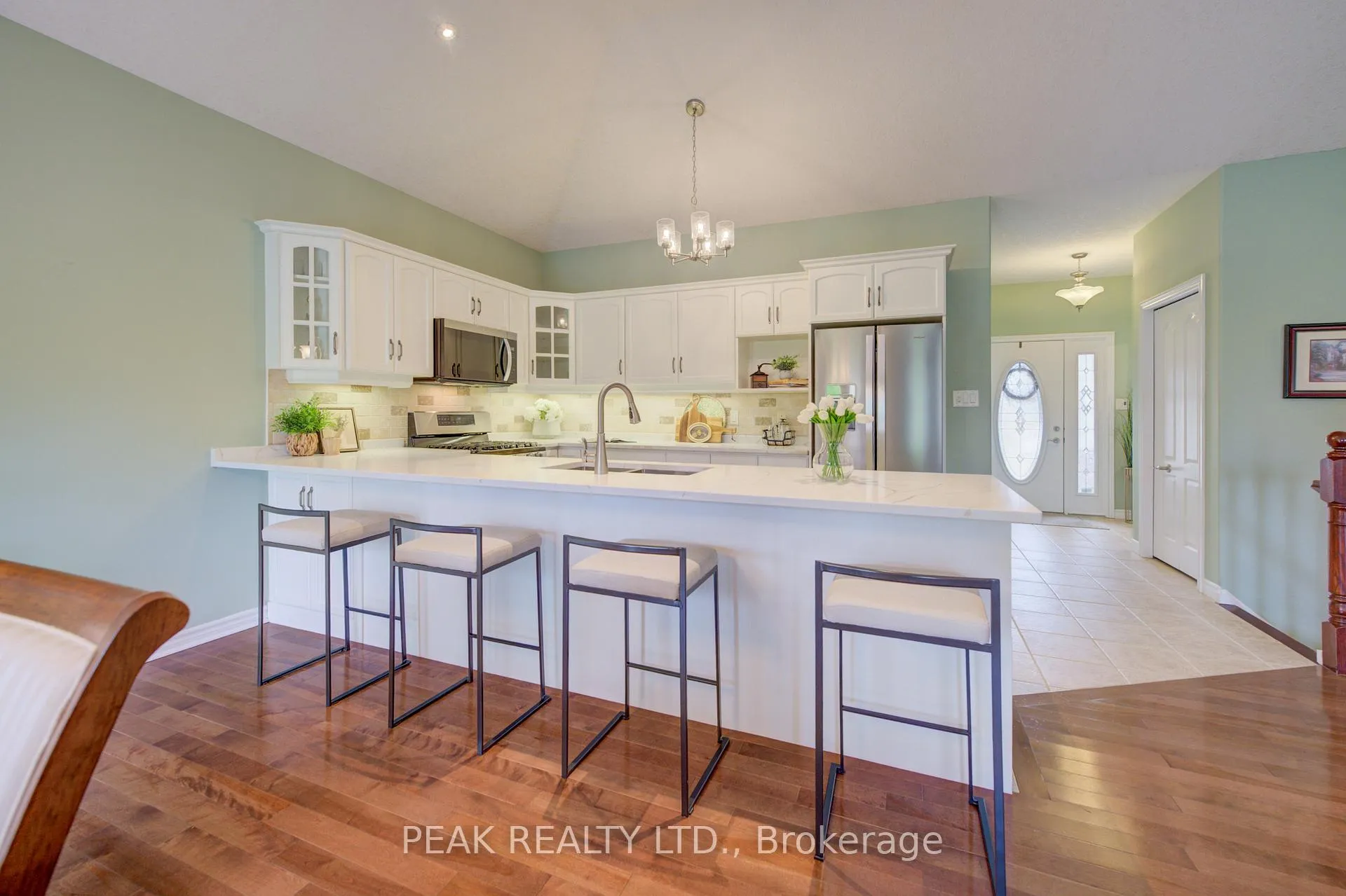 Photo 5 of 148 Devonshire Drive, Wilmot, New Hamburg — HOMEH