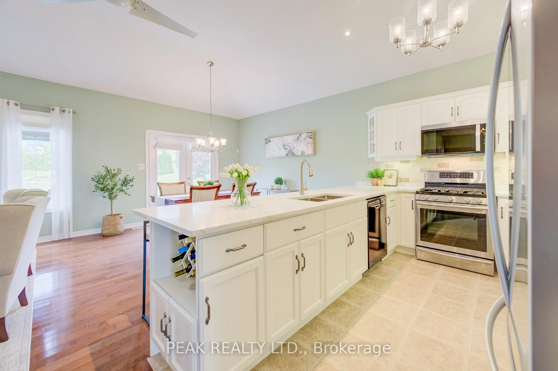 Photo 9 of 148 Devonshire Drive, Wilmot, New Hamburg — HOMEH