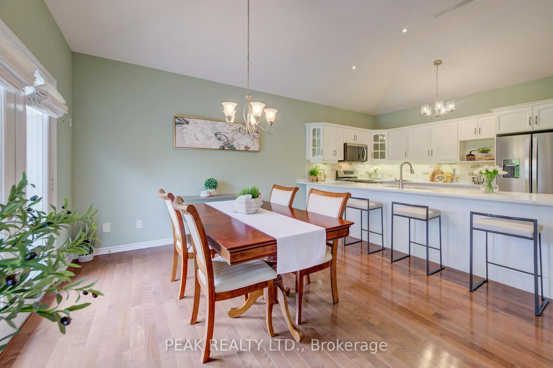 Photo 10 of 148 Devonshire Drive, Wilmot, New Hamburg — HOMEH
