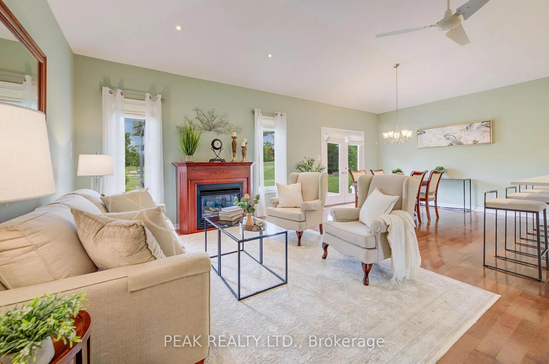 Photo 13 of 148 Devonshire Drive, Wilmot, New Hamburg — HOMEH