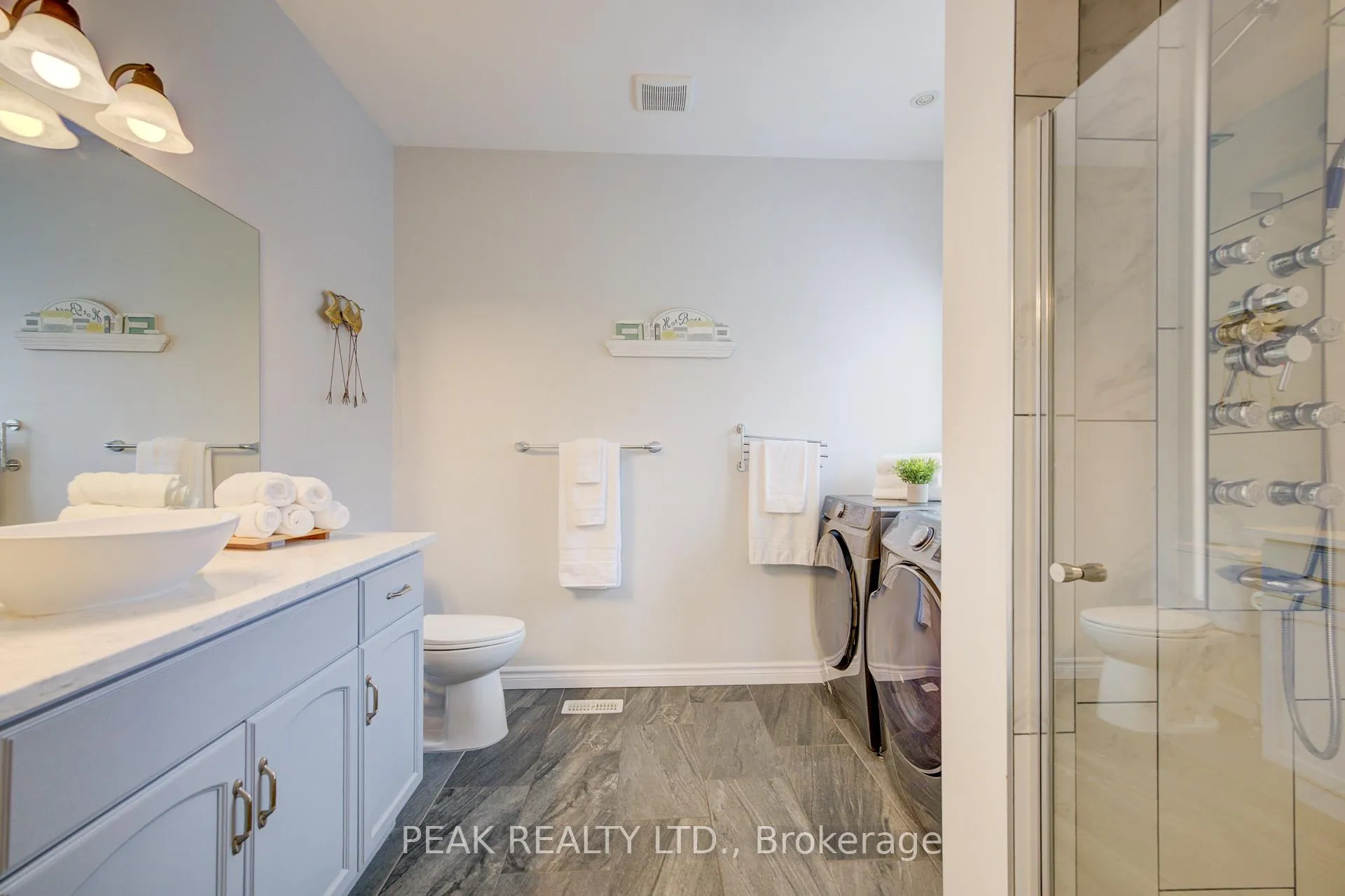 Photo 20 of 148 Devonshire Drive, Wilmot, New Hamburg — HOMEH
