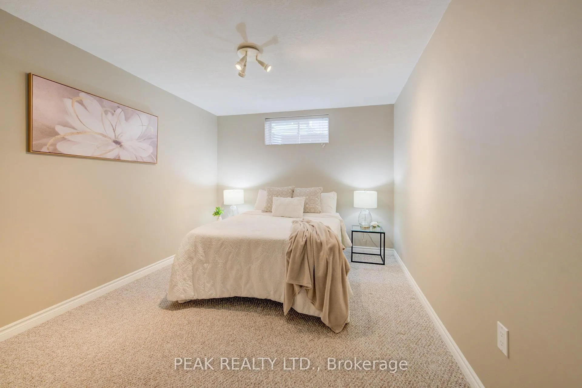 Photo 33 of 148 Devonshire Drive, Wilmot, New Hamburg — HOMEH