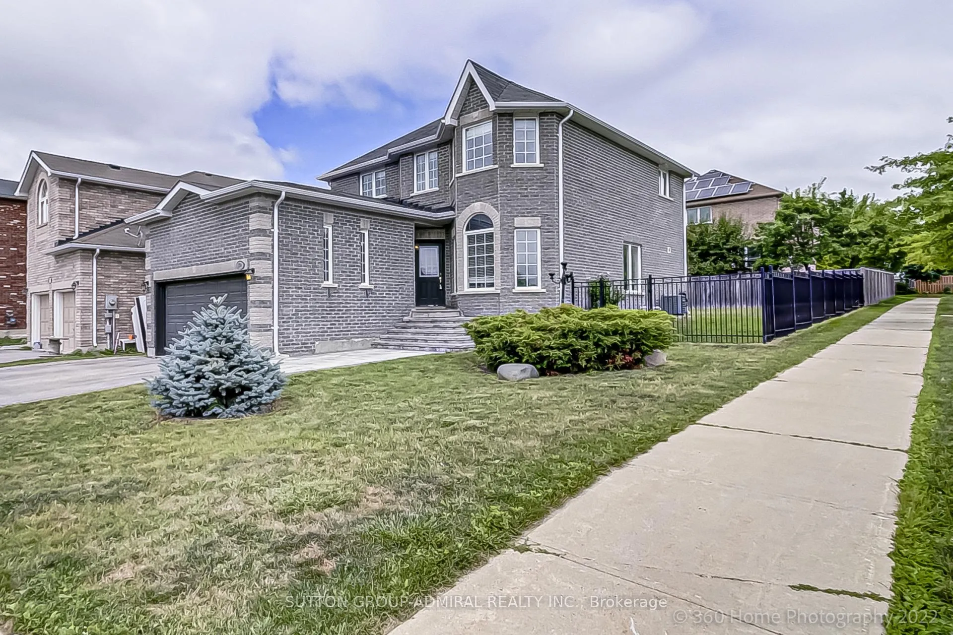 Photo 2 of 1294 Corm Street, Innisfil, Alcona — HOMEH