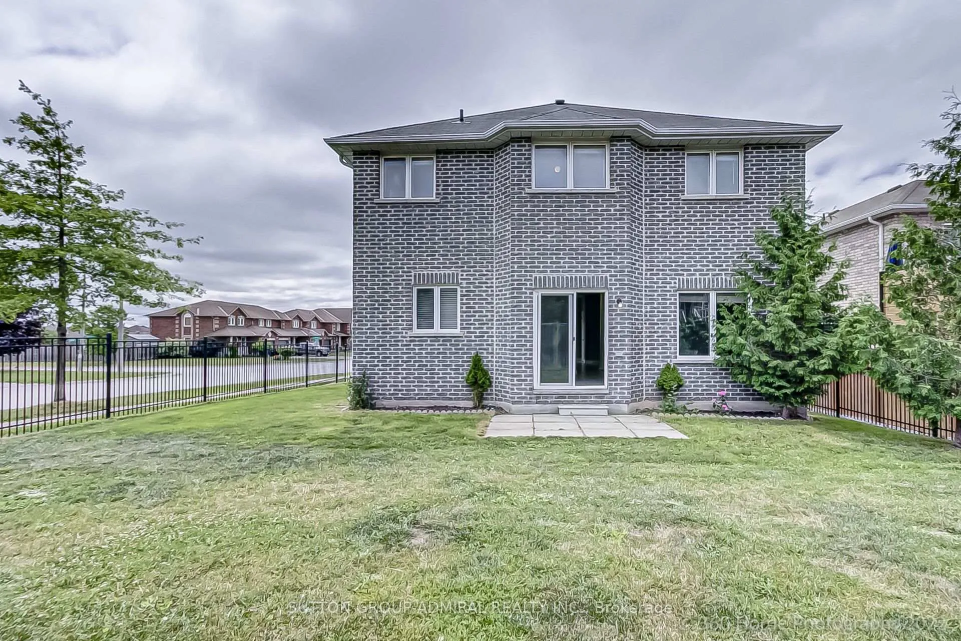 Photo 24 of 1294 Corm Street, Innisfil, Alcona — HOMEH