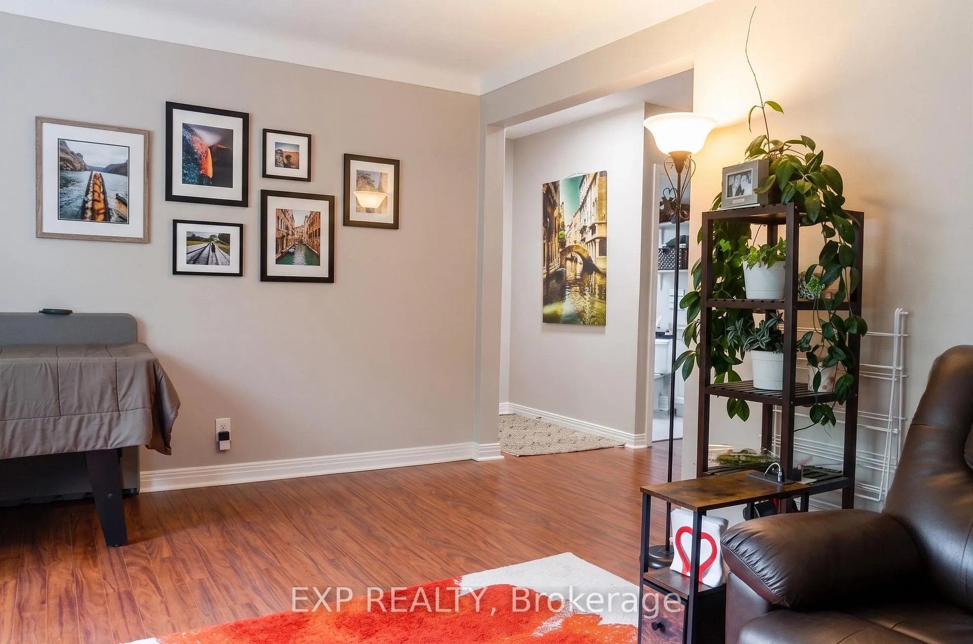 Photo 3 of 42 Lavergne Street, Ottawa, Vanier — HOMEH