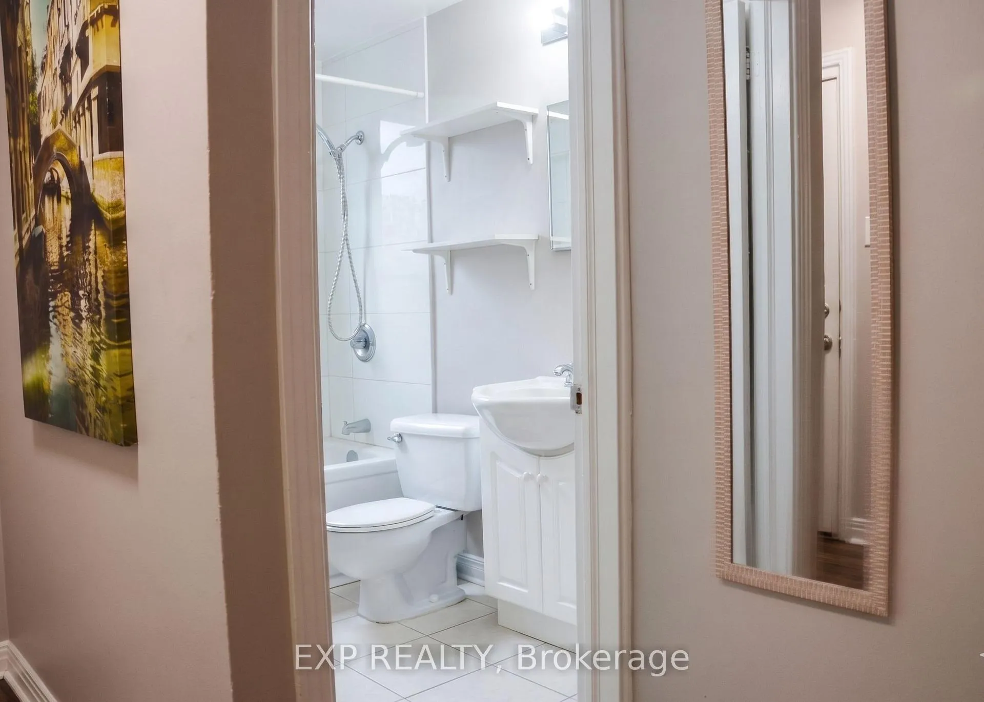 Photo 5 of 42 Lavergne Street, Ottawa, Vanier — HOMEH