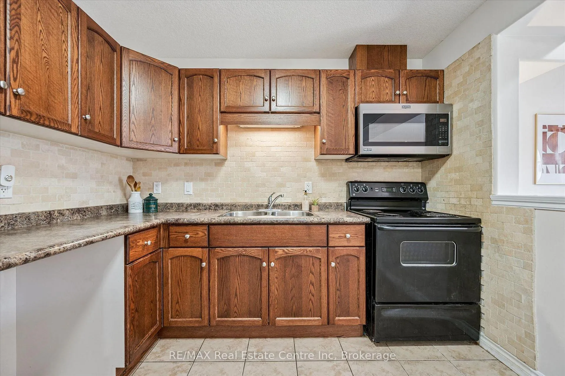 Photo 4 of 93 Washburn Drive, Guelph, Grange Road — HOMEH