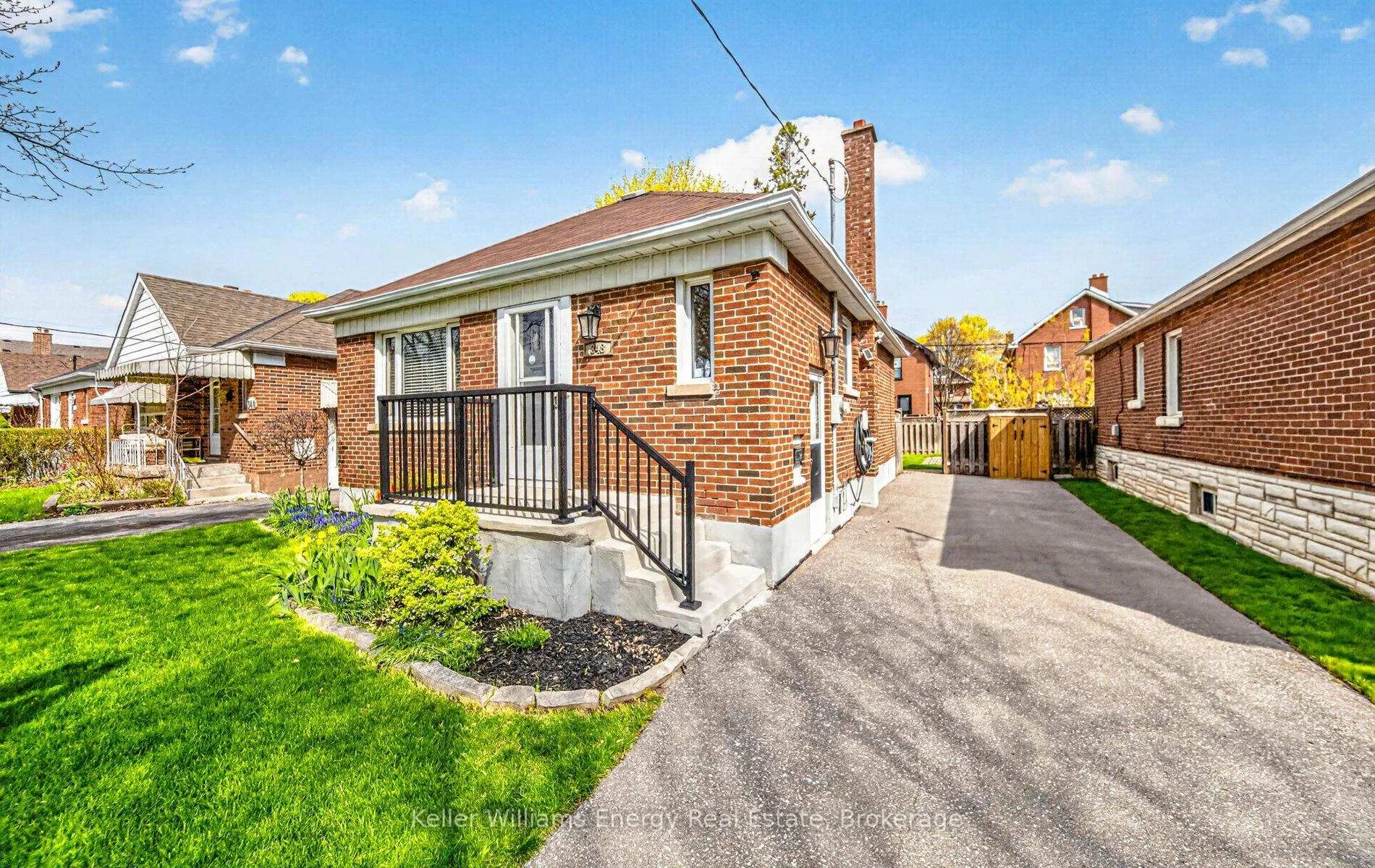 Photo 2 of 348 Bruce Street, Oshawa, Central — HOMEH