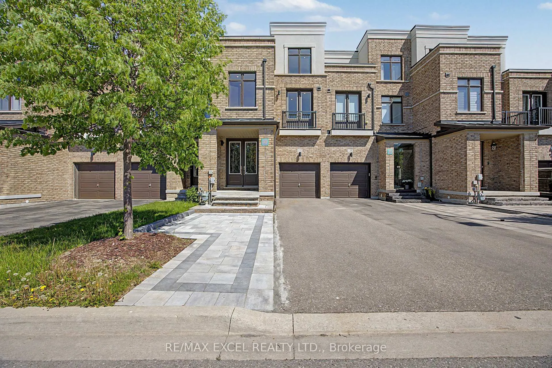 Photo 1 of 132 Elyse Court, Aurora, Bayview Northeast — HOMEH