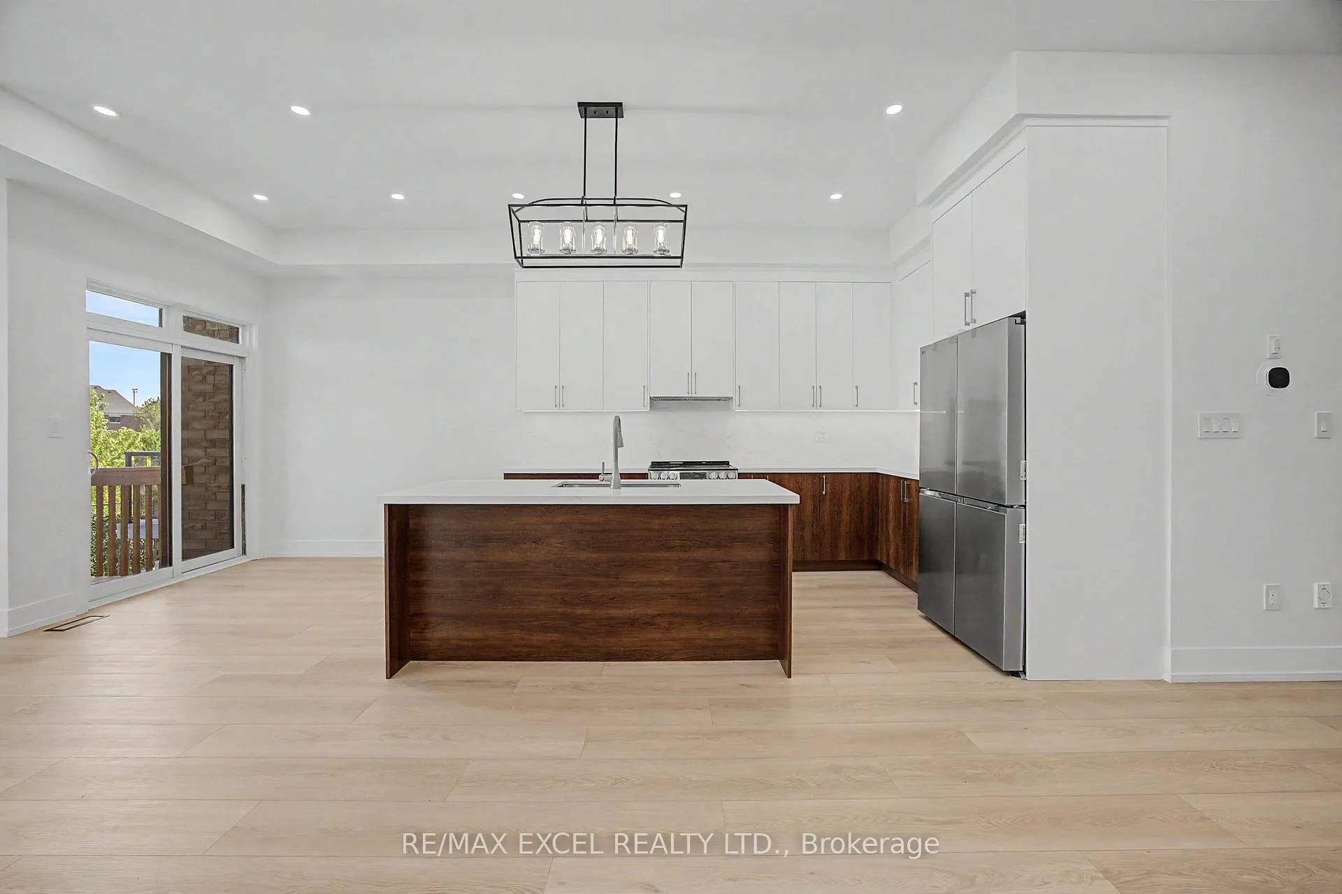 Photo 7 of 132 Elyse Court, Aurora, Bayview Northeast — HOMEH