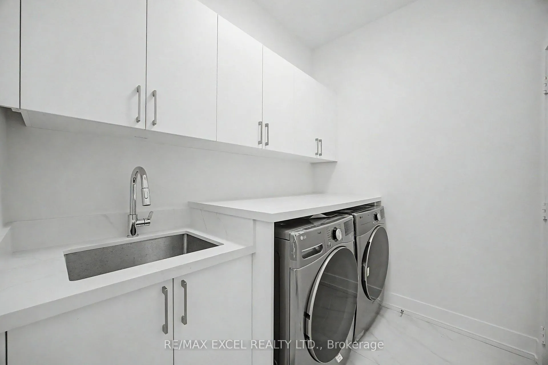 Photo 15 of 132 Elyse Court, Aurora, Bayview Northeast — HOMEH