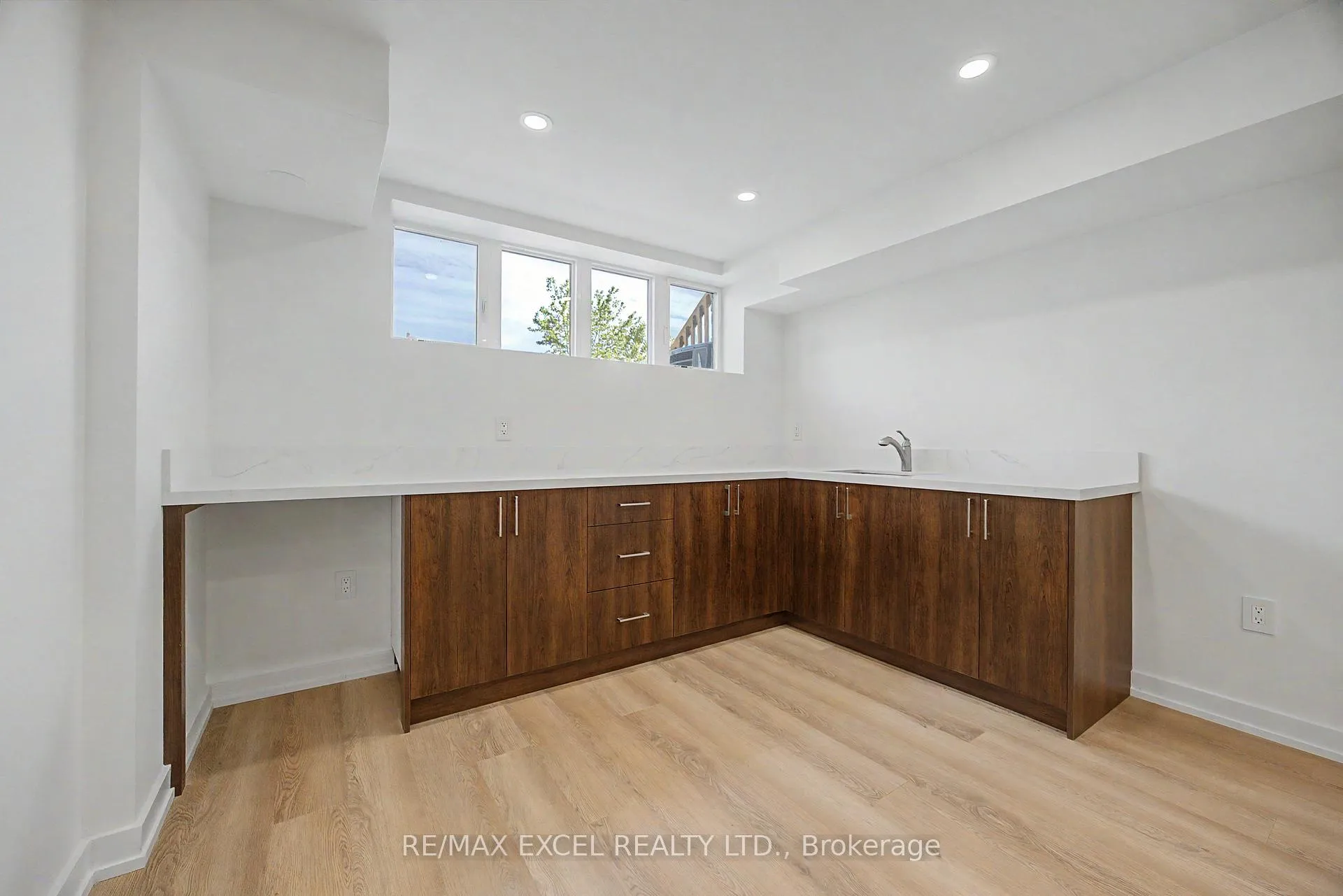Photo 34 of 132 Elyse Court, Aurora, Bayview Northeast — HOMEH