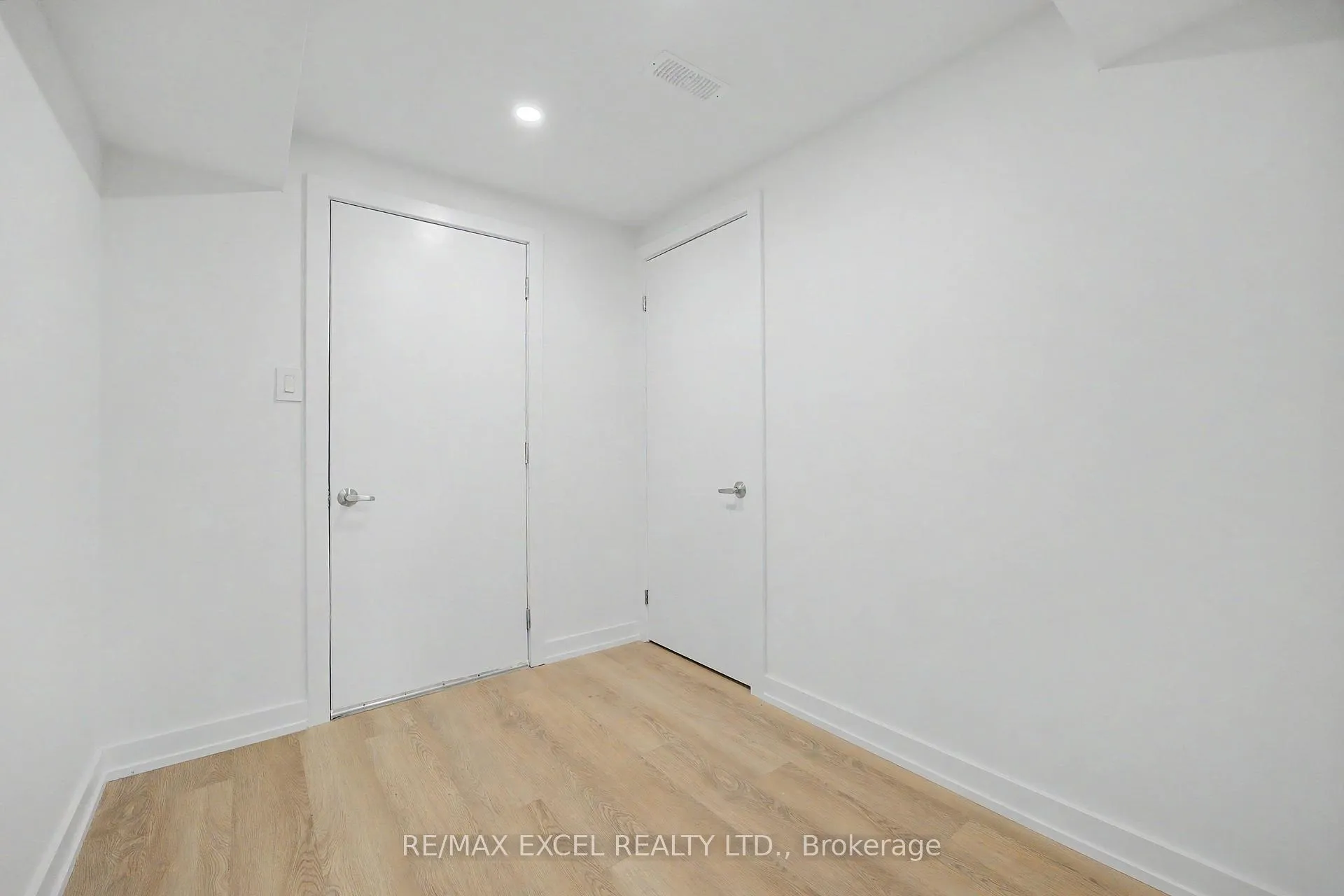 Photo 36 of 132 Elyse Court, Aurora, Bayview Northeast — HOMEH